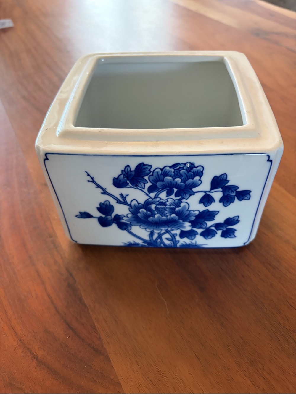 Vintage Bombay company vase/planter/cache pot blue and white 6 inches